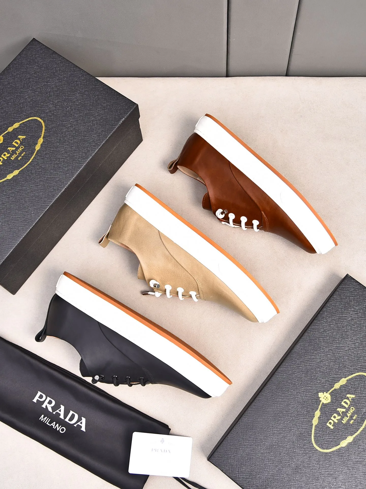 Men's Men's Shoes 💰440 [Top-grade butter leather] 🆕🔥New update🔥👟PRADA (Prada) new products are released, imported soft butter leather, fashionable to allow air to penetrate the entire shoe, Niu B's shoes [strong] bring an extremely comfortable and breathable feeling! Beautiful inside and out! Exquisite workmanship, 😌Code number: 38~44 (45 customized) Three colors to choose from.